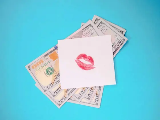 Navigating Financial Struggles in Relationships