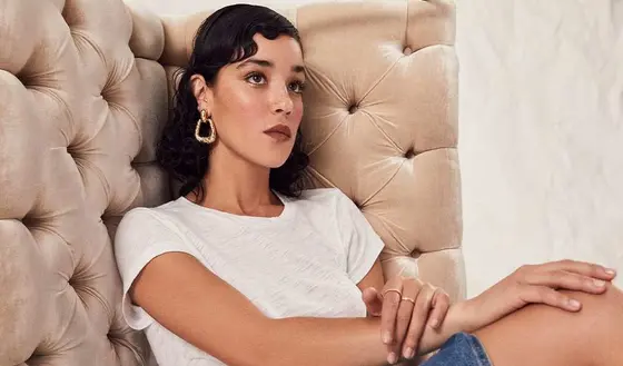 The Allure of Goldie Tees: Timeless Basics for Every Wardrobe