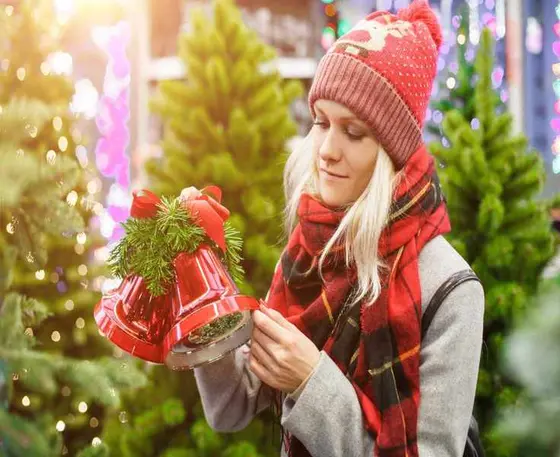 Rethinking Holiday Gift-Giving to Manage Seasonal Spending