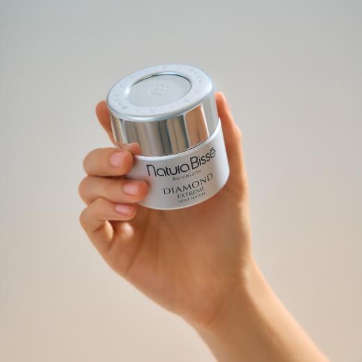 Embrace Ageless Beauty with Diamond Extreme Cream