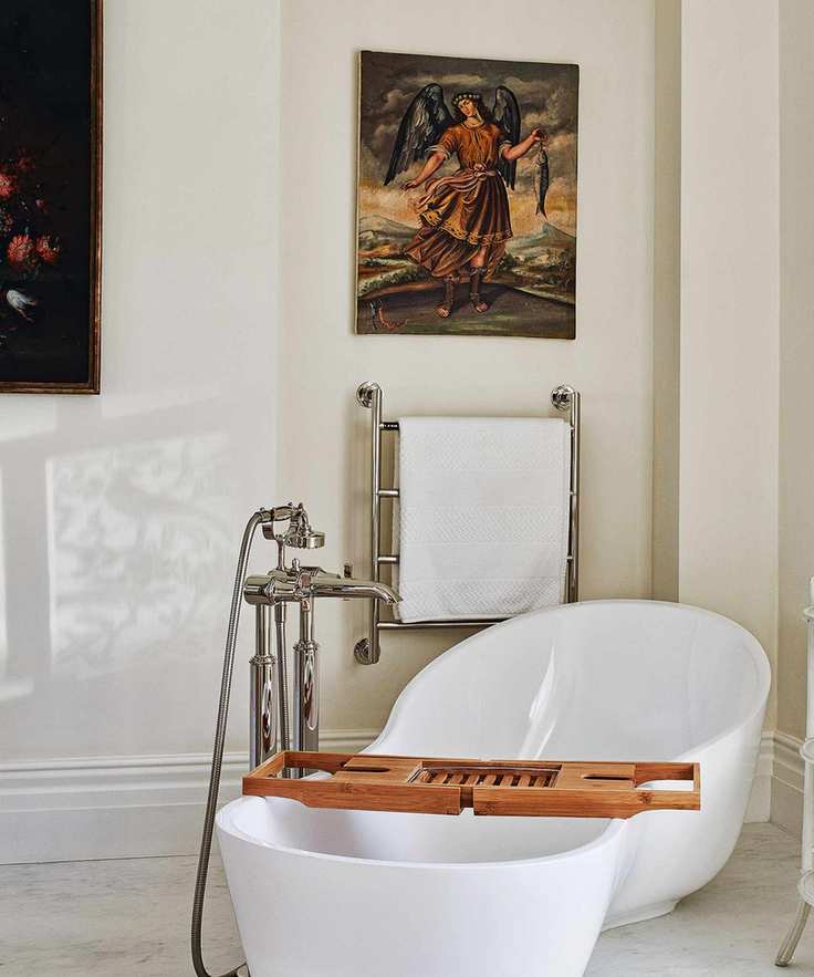 bathroom with white towels