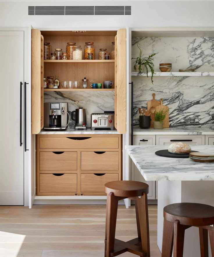 Kitchen pantry