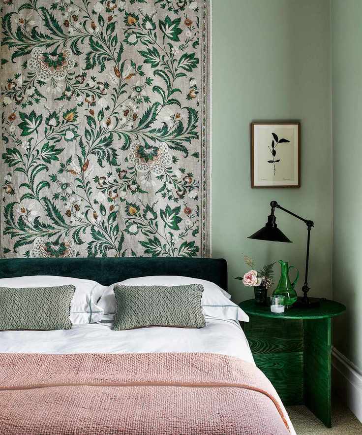 Bedroom accent wall ideas with tapestry