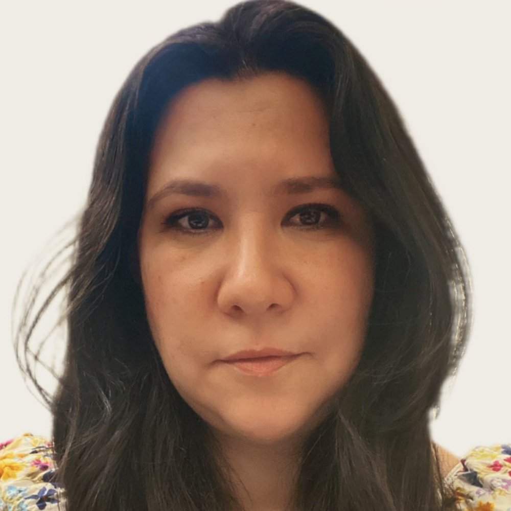 headshot of Lorena Cuadra