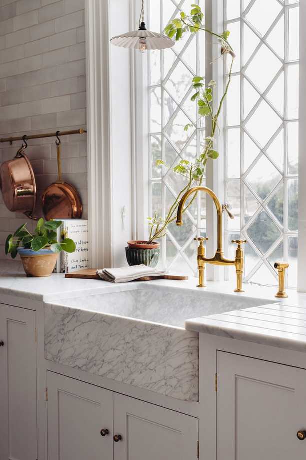Milano Penthouse Carrara marble sink