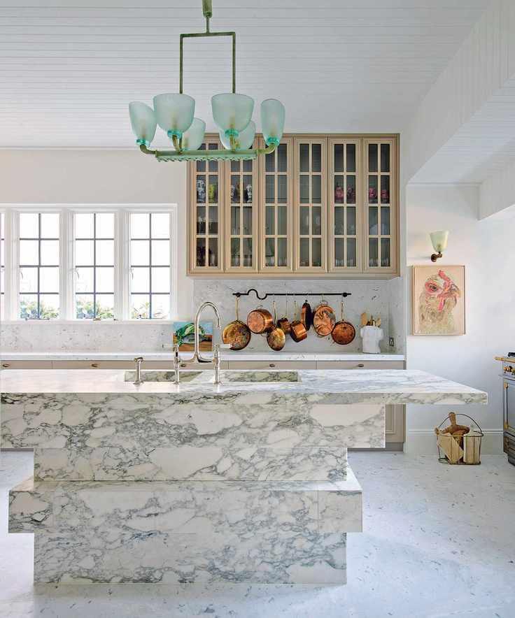 Industrial decor with white walls, marble surface and vintage elements