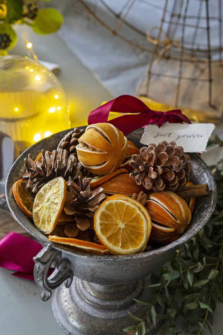 Pine cone and orange potpourri