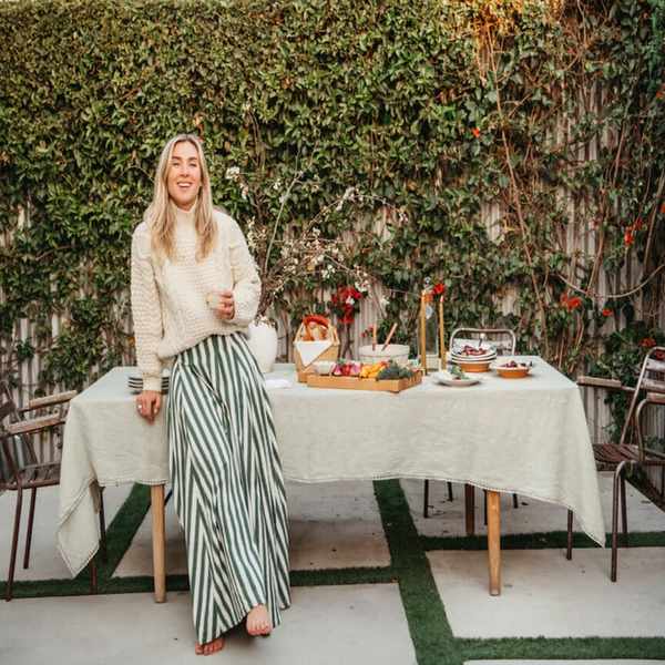 olivia muniak at home, dinner party hostess, backyard dinner party