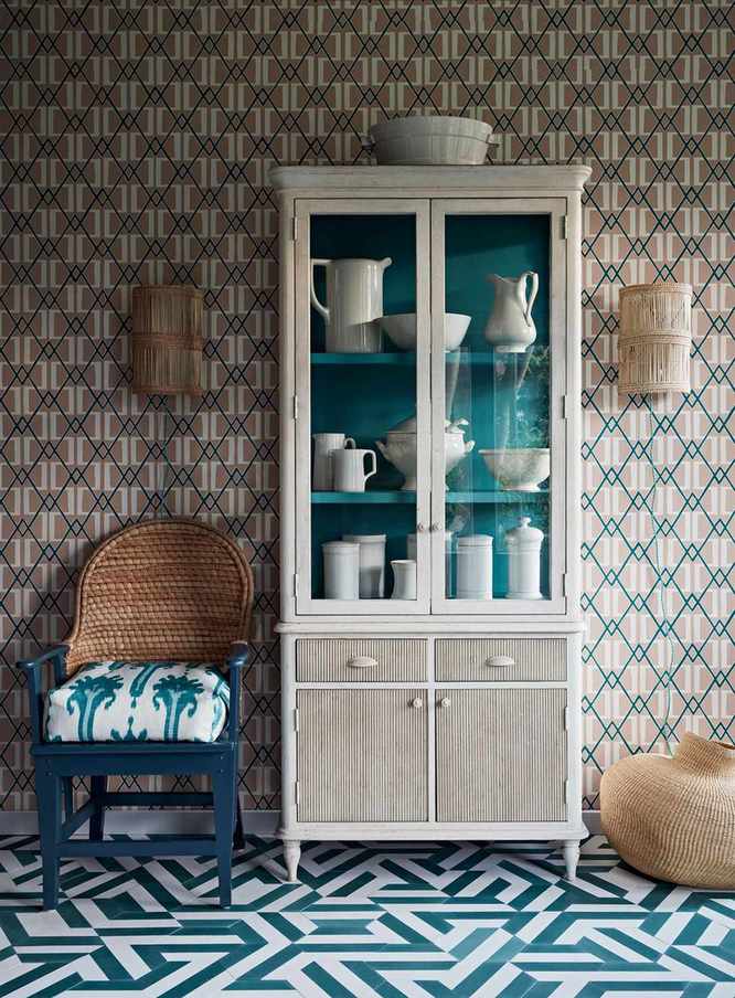 Showcase cabinet