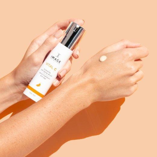 VITAL C Serum Highlight VITAL C Serum Highlight