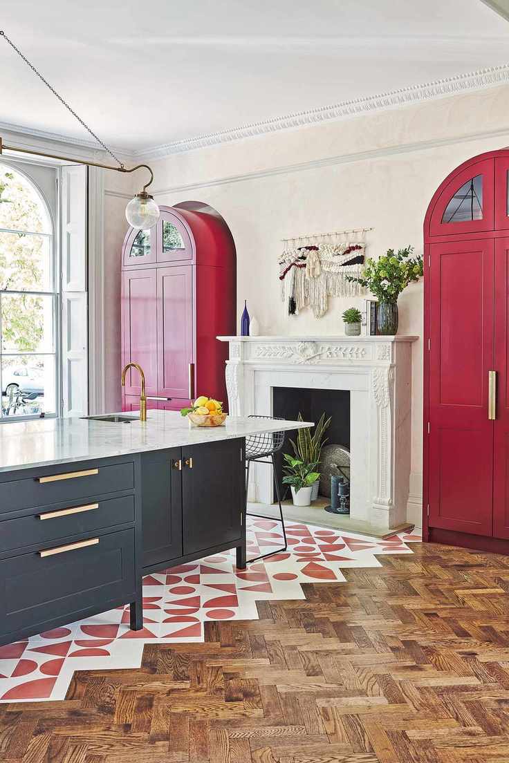 Bespoke kitchen cabinets in Huguenot by Mylands and New Black by Paint & Paper Library, Blakes London