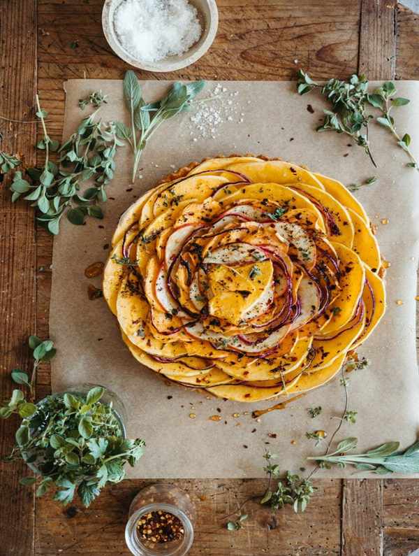 butternut squash and apple tart with ricotta, vegetarian thanksgiving main course_easy to digest foods