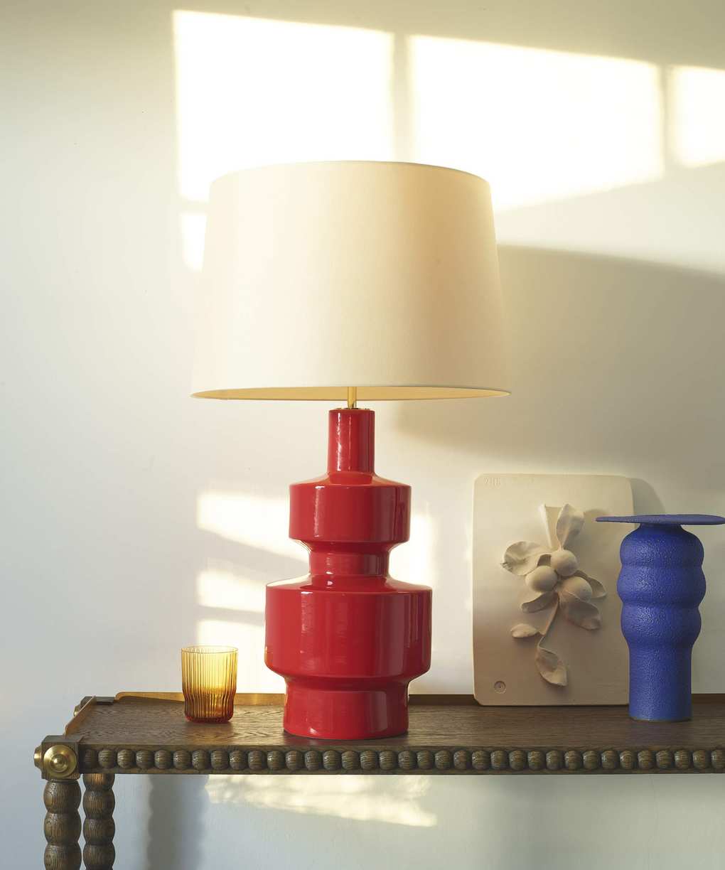 Decorating with primaries - red lamp on console