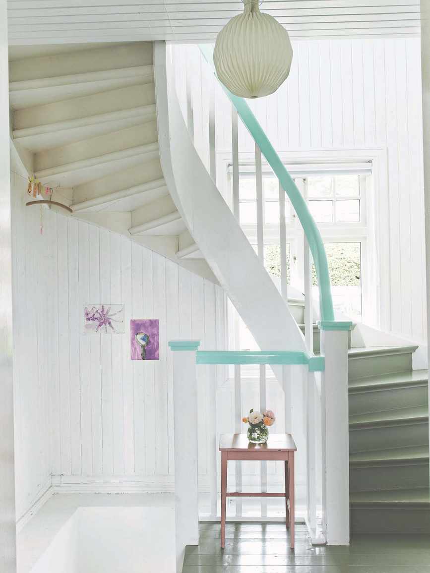 staircase ideas: painted stair banister idea