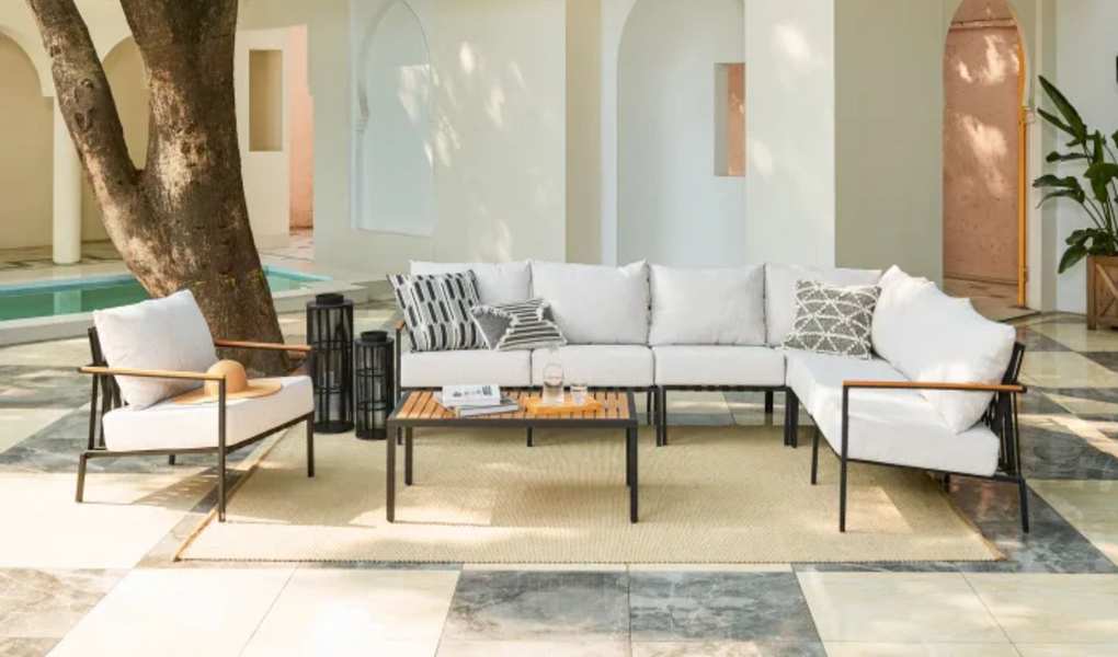 Signs It's Time to Replace Your Outdoor Furniture for Comfort and Style