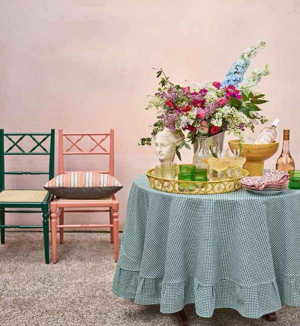 Dining table styling