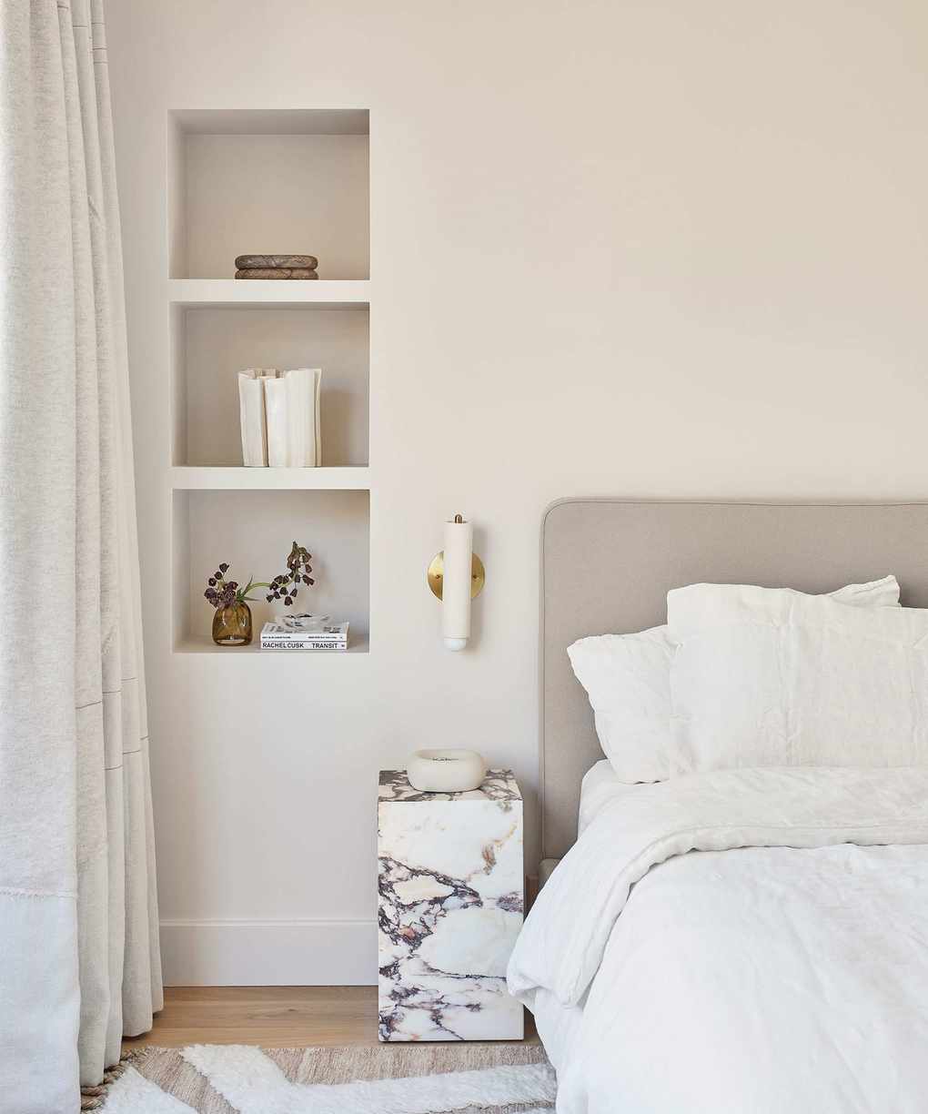 Bedroom Feng Shui with white scheme
