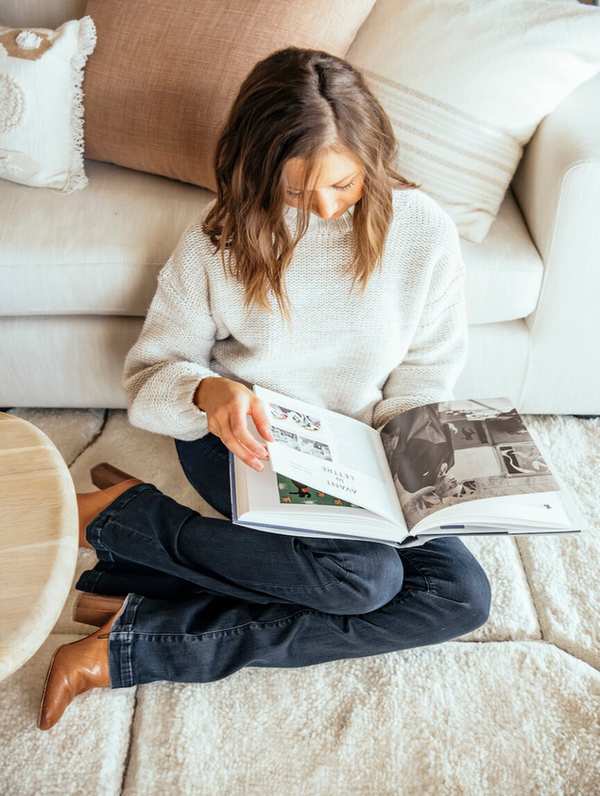 cozy living room design ideas with reading