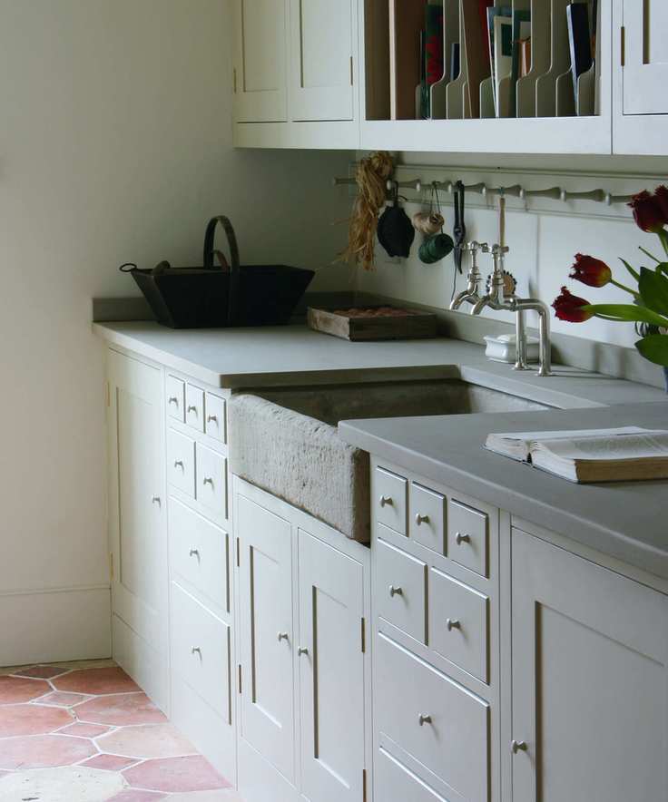 Country style kitchen sink