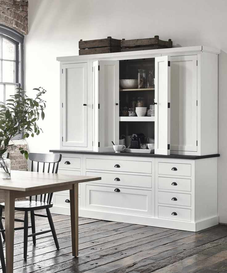 Appliance garage in a kitchen