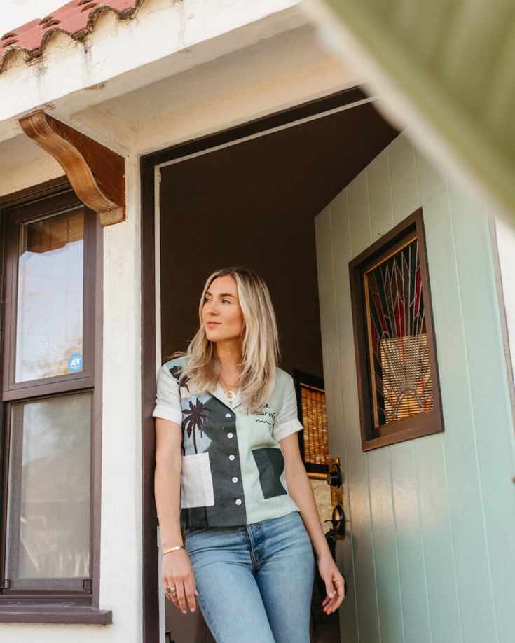 olivia muniak at home in los angeles, house exterior