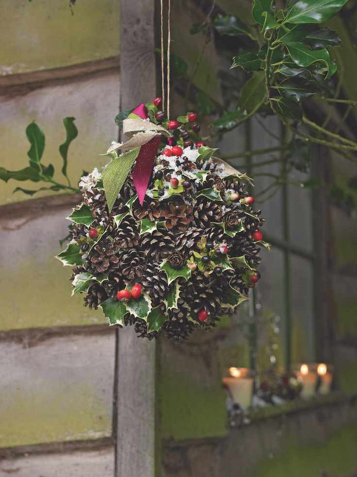 Pine cone hanging ball decoration