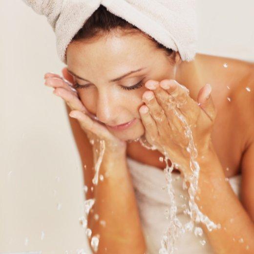 Water-based cleansing reduces oily residue