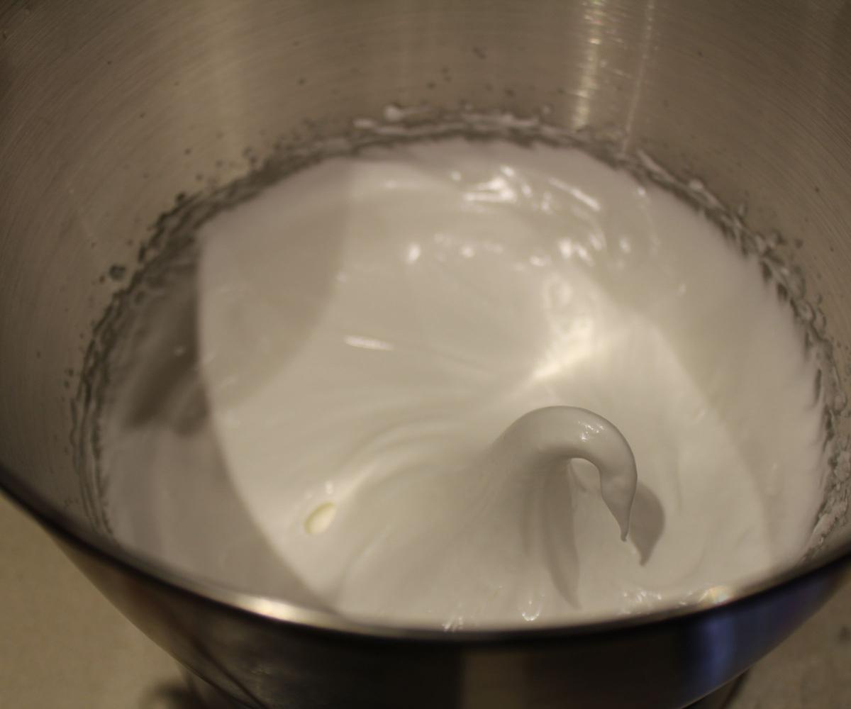 Whipping meringue in the Hamilton Beach Electric Stand Mixer