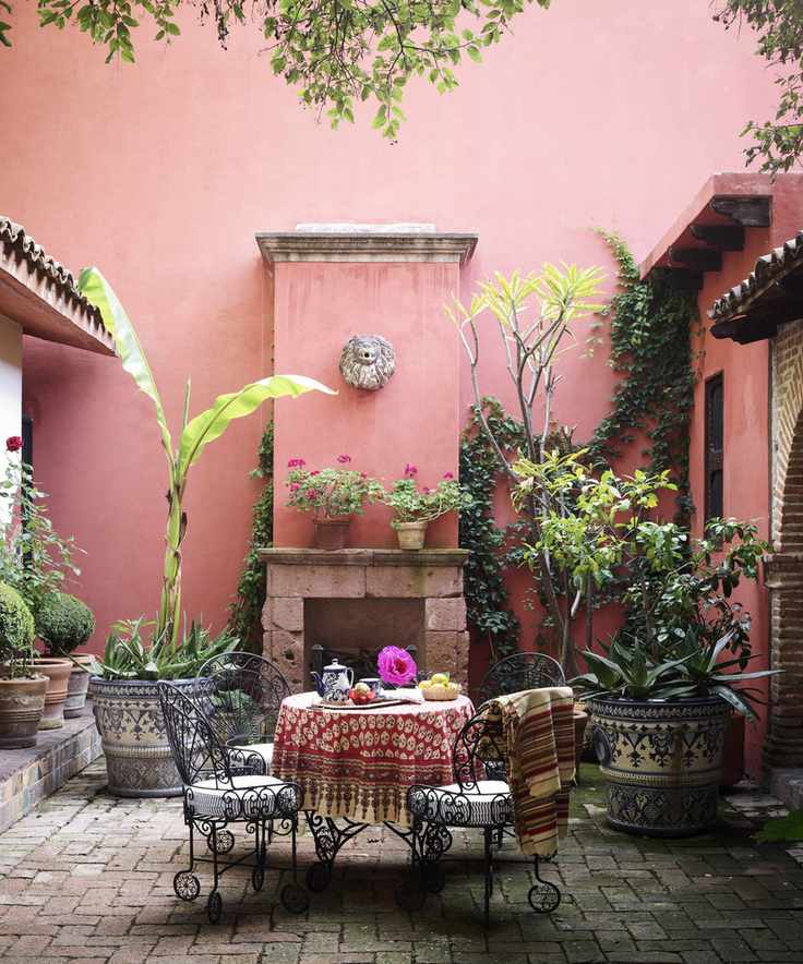 Cluttercore interiors trend