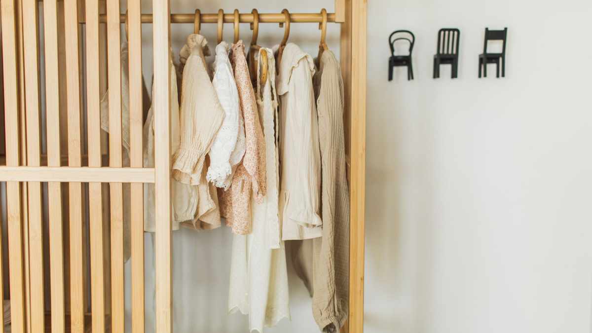 8 Small Closet Organizing Mistakes That Waste Space (Fixable in Minutes)