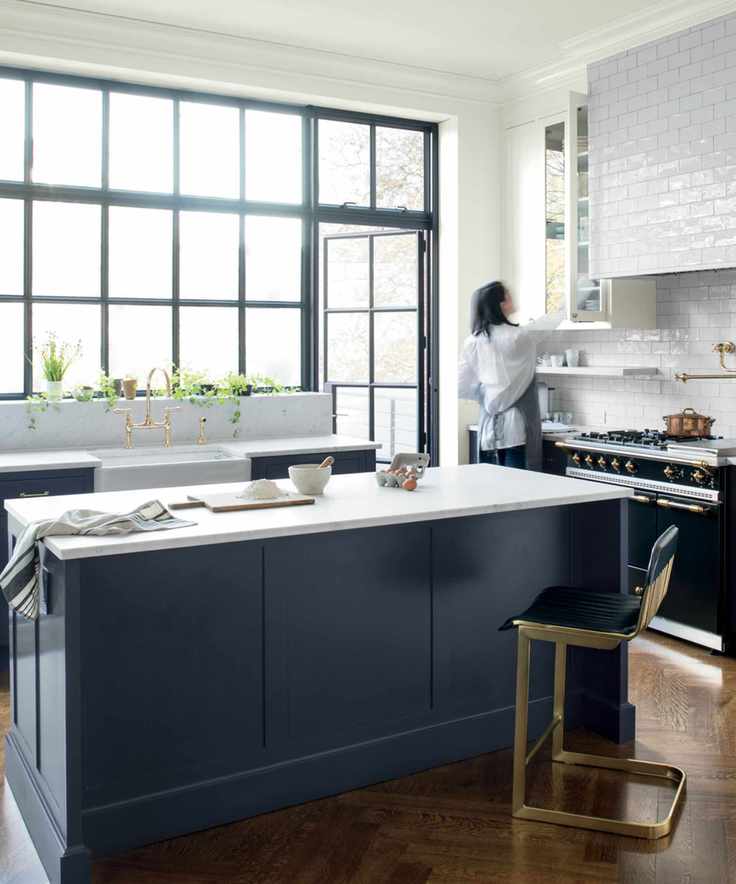 Kitchen with Hale Navy and white accents