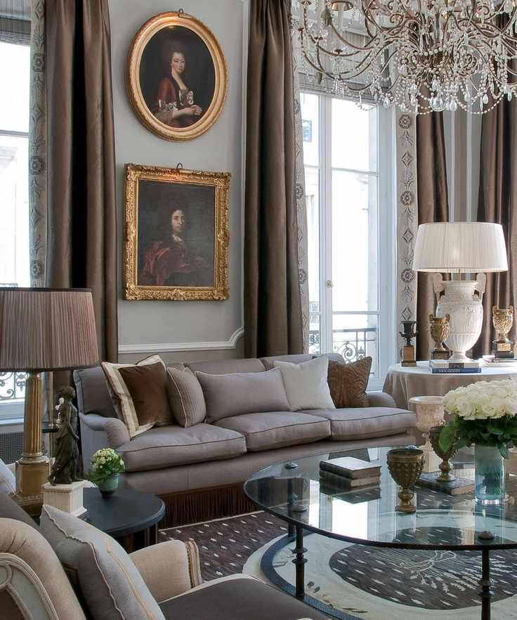 A modern room showcasing Regency-style decor with gold accents and striking colors