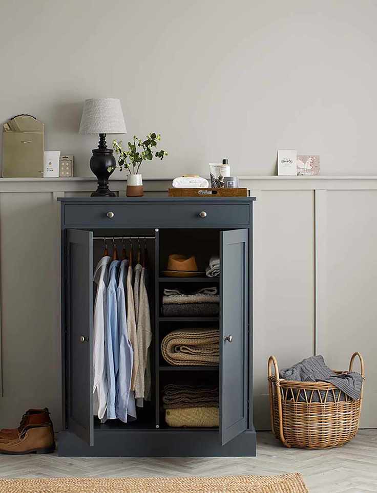 Portland small wardrobe