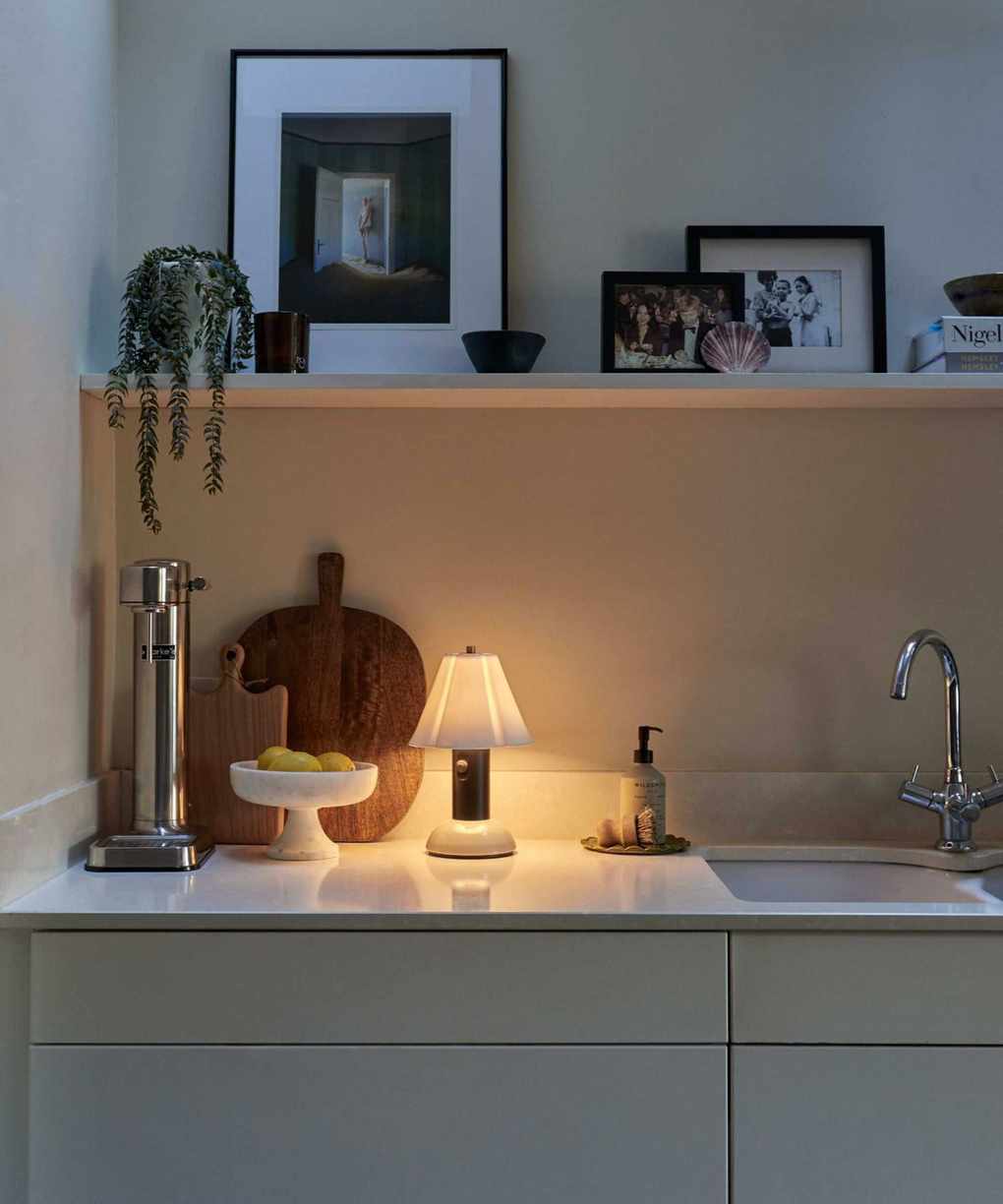 Kitchen side lamp