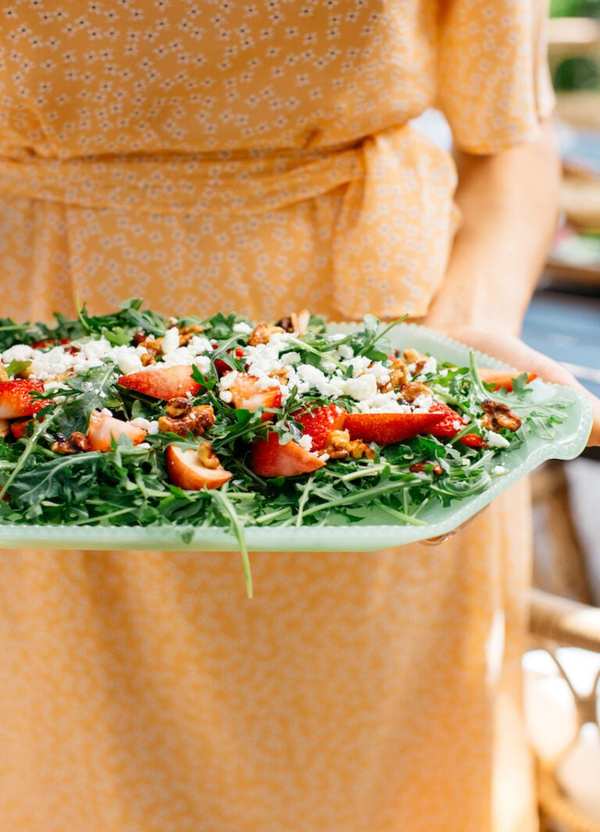 strawberry and arugula with spring herbs and goat cheese_easy summer salads
