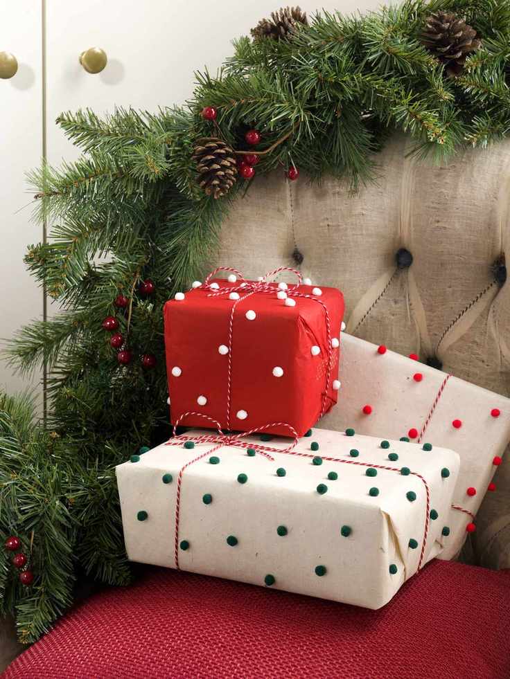 Pom pom gift wrap