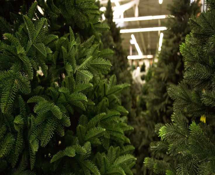 Top Retailers for Artificial Christmas Trees on Sale Now