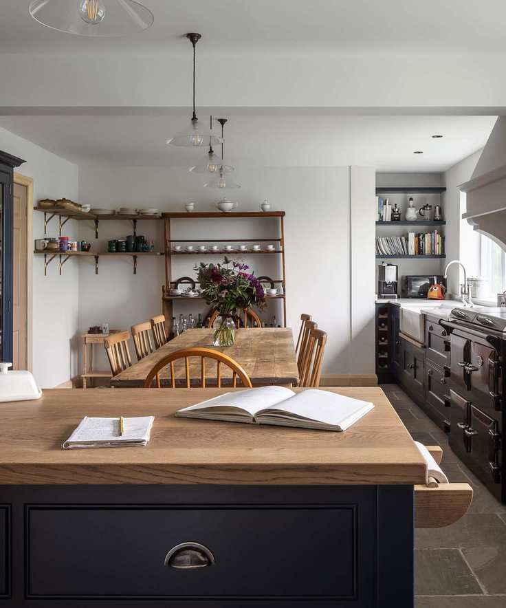 Farmhouse-kitchen-lighting-ideas-9-drew-forsyth