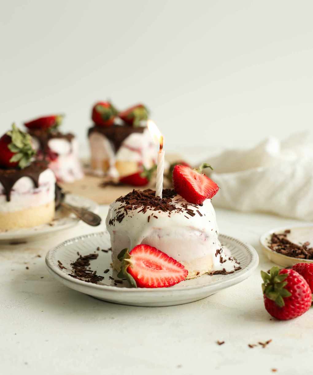 easy mini ice cream cake for celebrations