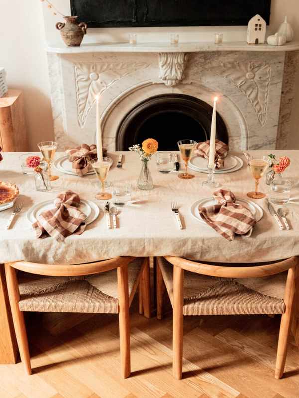 small space dinner party table