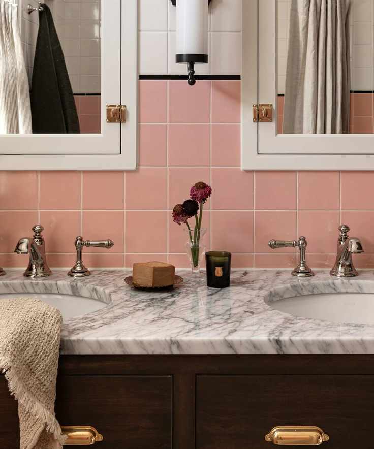 vintage style bathroom