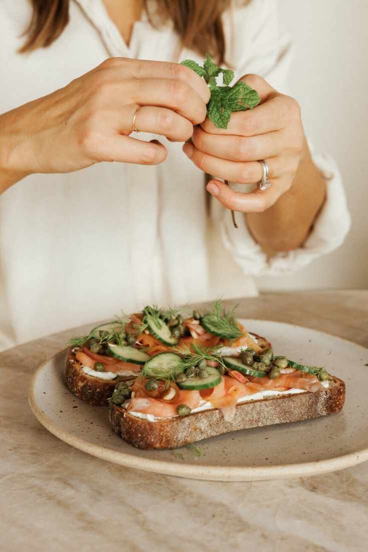 smoked salmon toast recipe_high protein meal plan