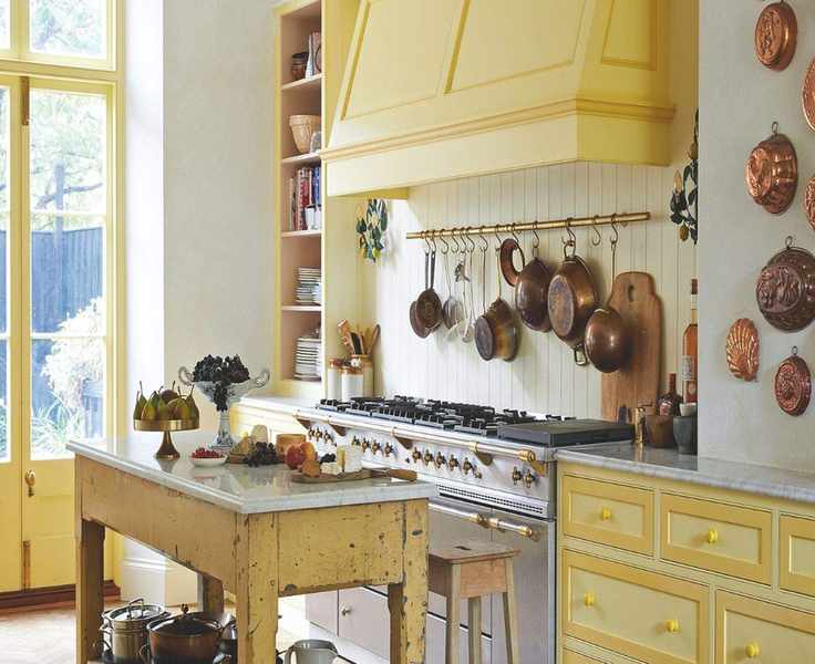 Nostalgic Vintage Kitchenware Finds to Elevate Your Entertaining Style