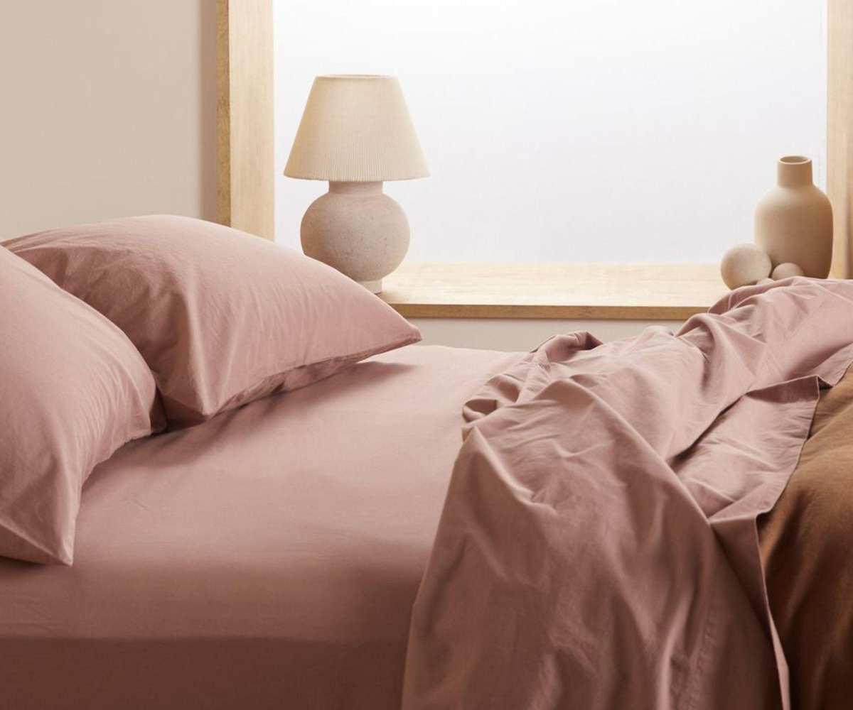Parachute flat sheet, duvet cover, and pillowcases on a bed.