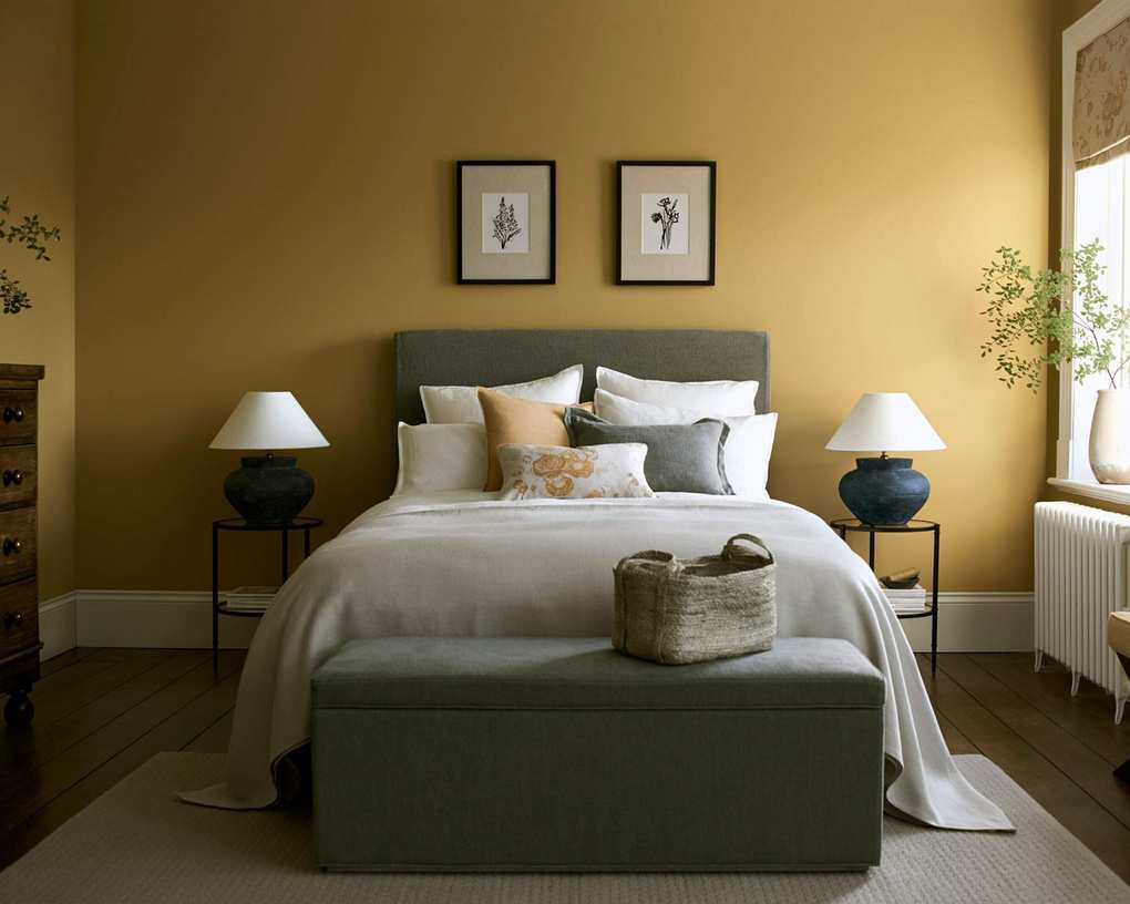 Bedroom with matching floral prints