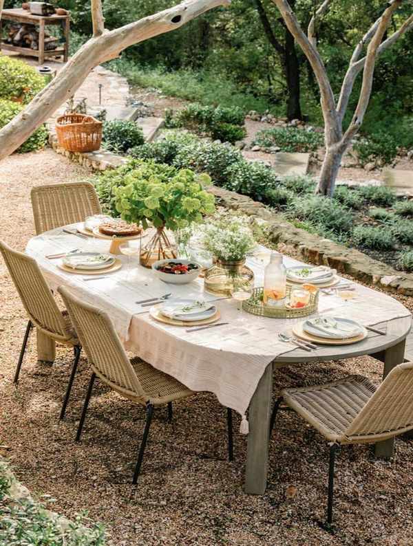 Mother's Day Brunch Table Setting