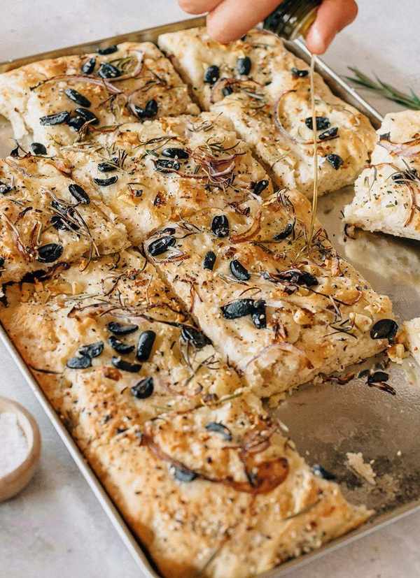 Easy Thanksgiving Appetizer - No-Knead Olive & Rosemary Focaccia Recipe
