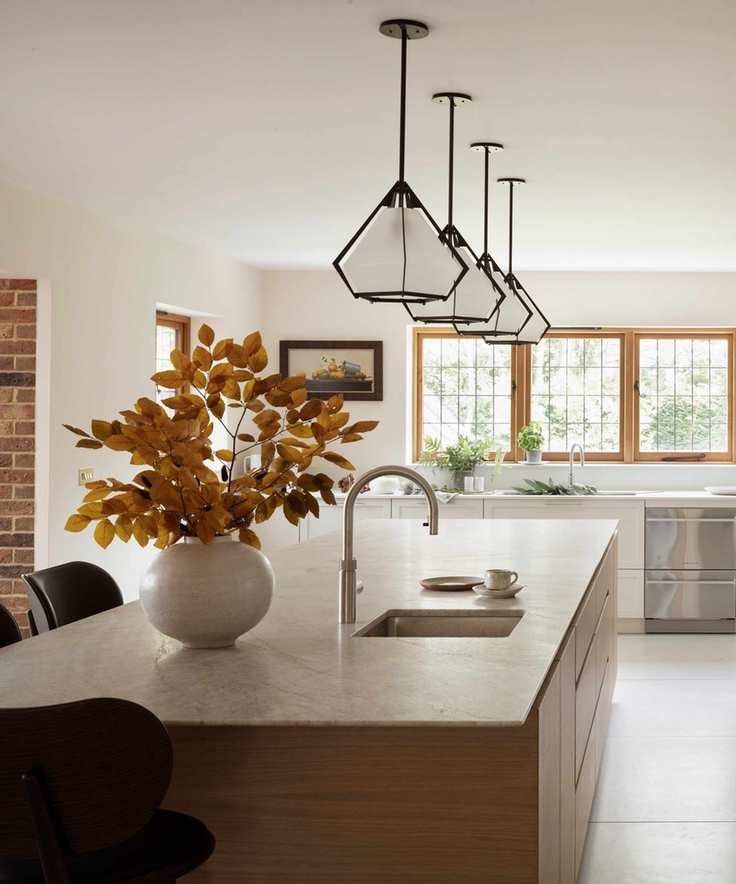 Minimalist kitchen in neutral colours