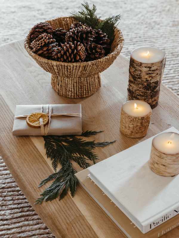 Holiday Decor 2023-pinecones on coffee table