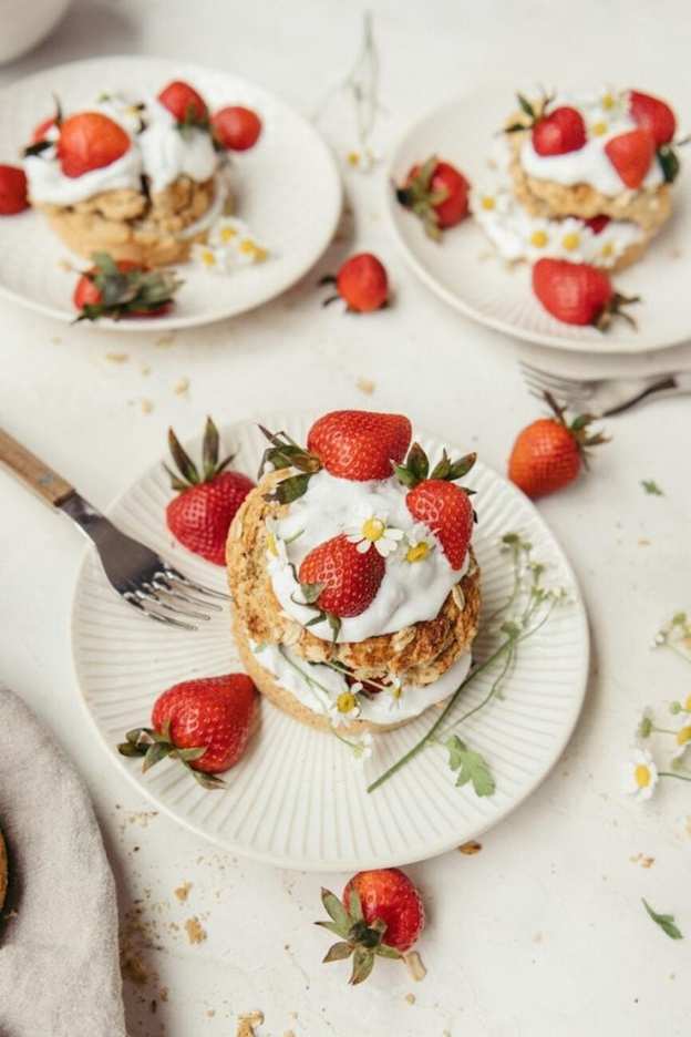 gluten-free strawberry shortcake_easy dessert recipes to feed a crowd